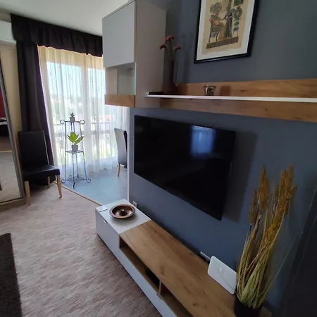 Gt Apartman Dombovar Exterior photo
